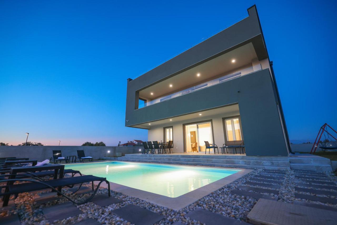 Villa Tia With Heated Pool & Jacuzzi Murvica  Exterior photo