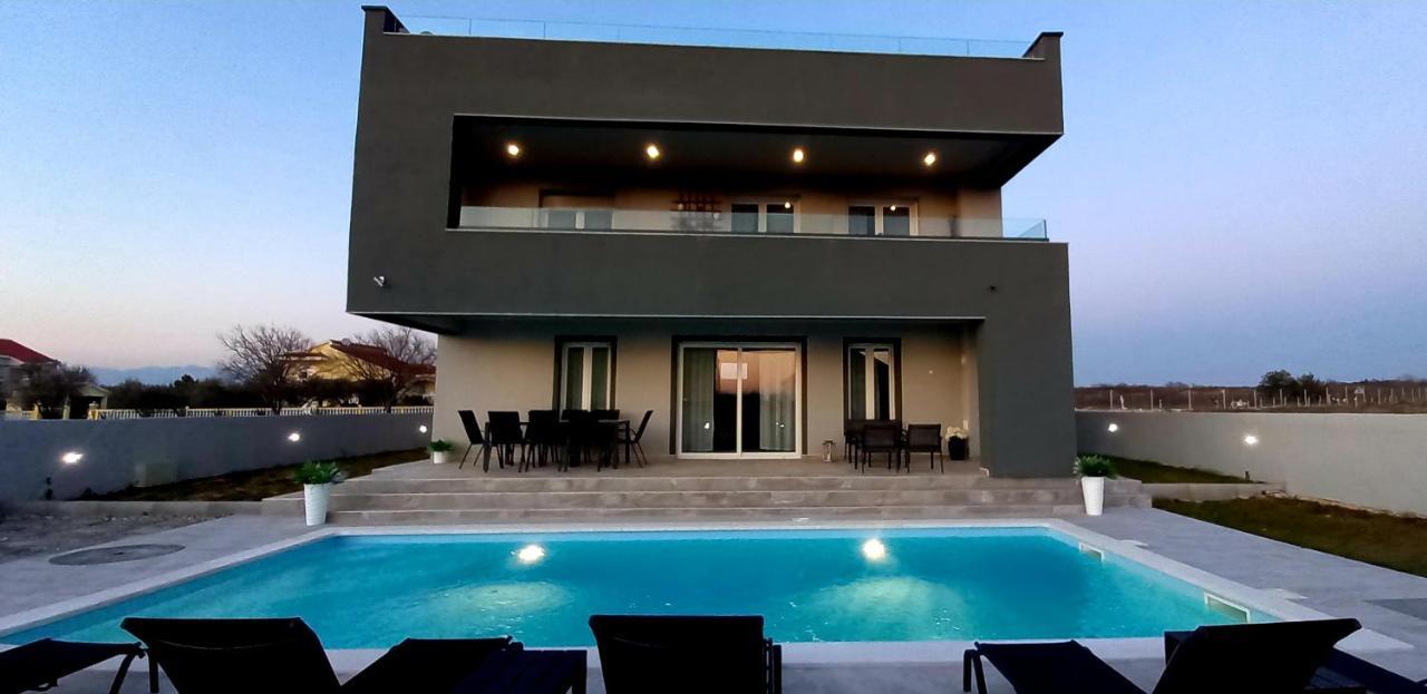 Villa Tia With Heated Pool & Jacuzzi Murvica  Exterior photo